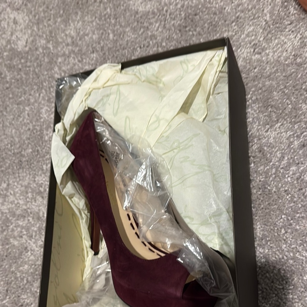 Enzo Angiolini Purple Heels